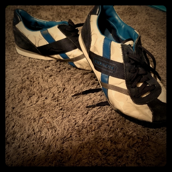 Womens shoes - Picture 1 of 2